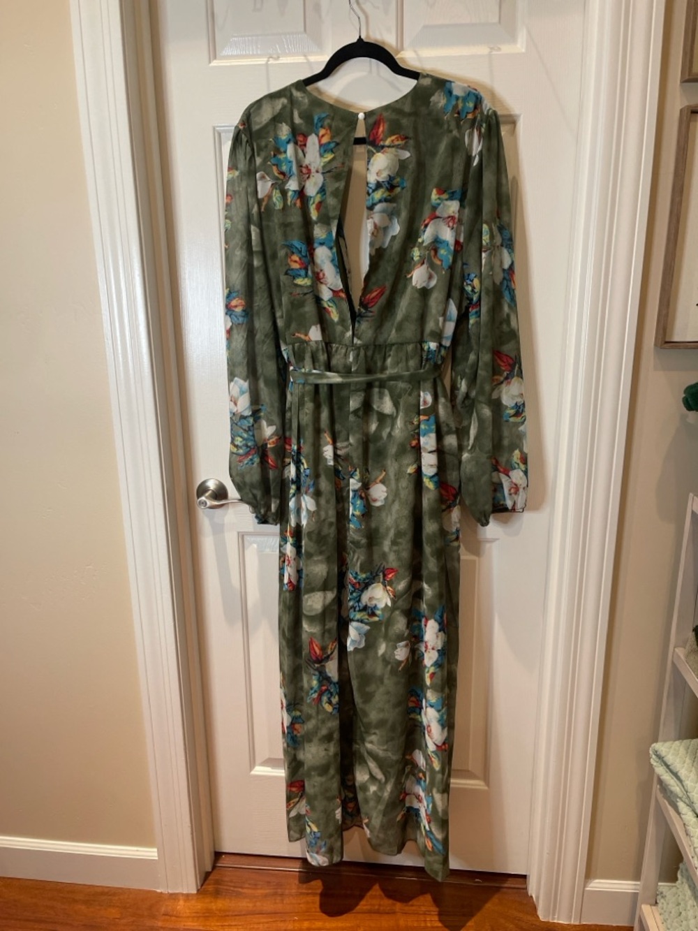 Olive Floral V-Neck Maxi Dress with Belt - Picture 4 of 9